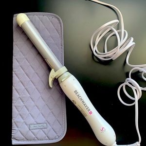 Beachwaver S1 dual voltage white rotating curling iron with Vera Bradley cover